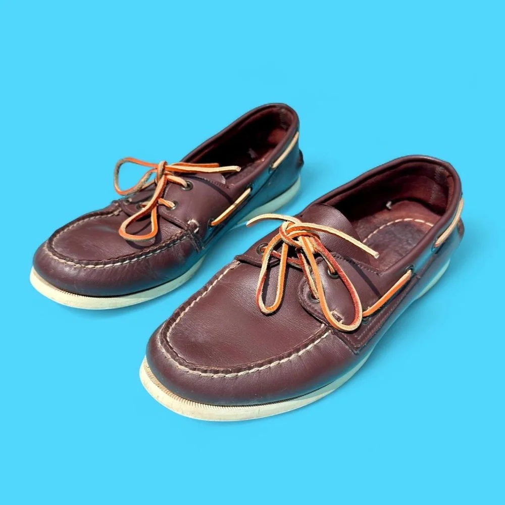 60s Sperry top slide quality leather boat shoes w/ anti-slip rubber sole